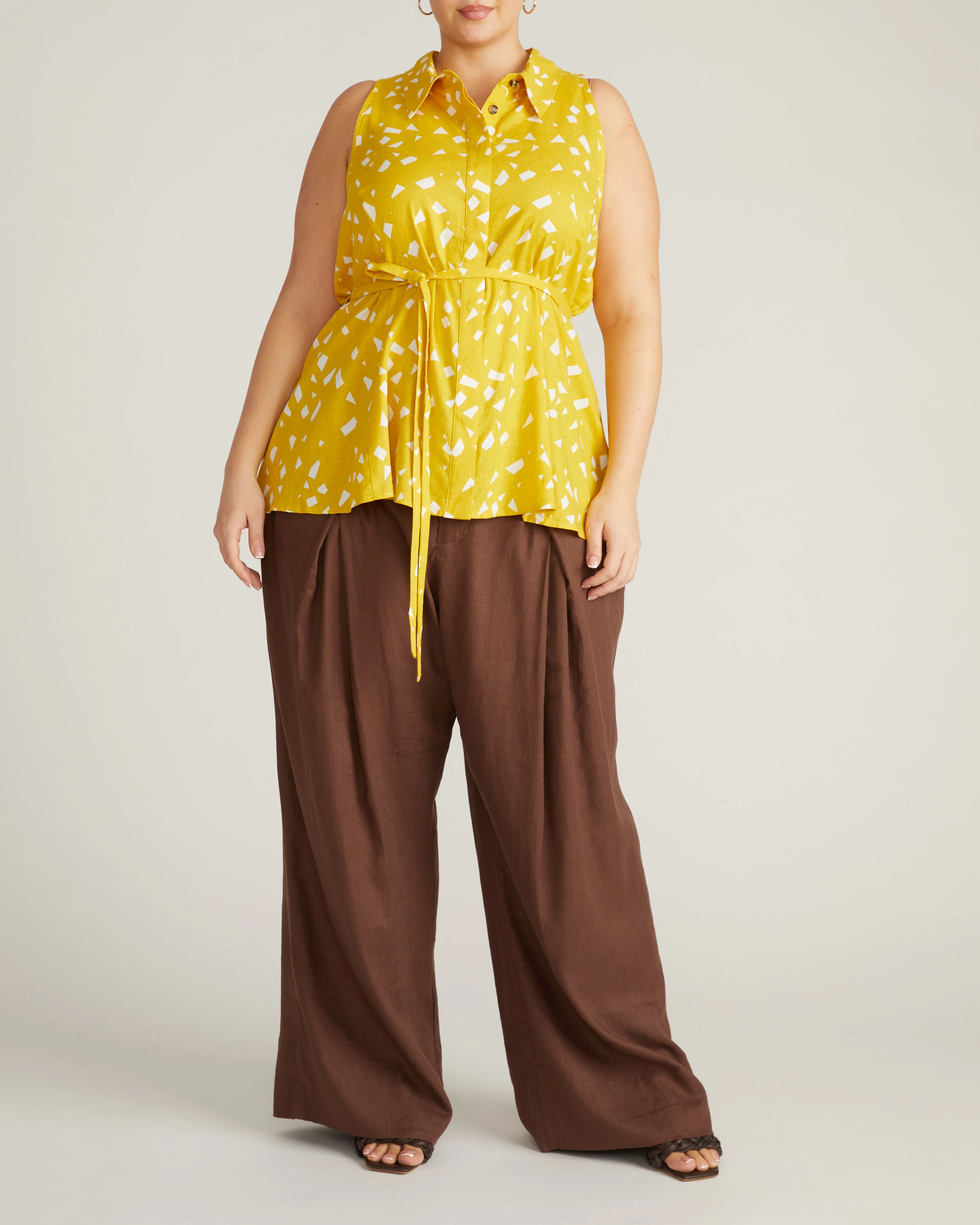 Adelaide Sleeveless Linen Blend Shirt - Yellow Confetti Print - Image 4