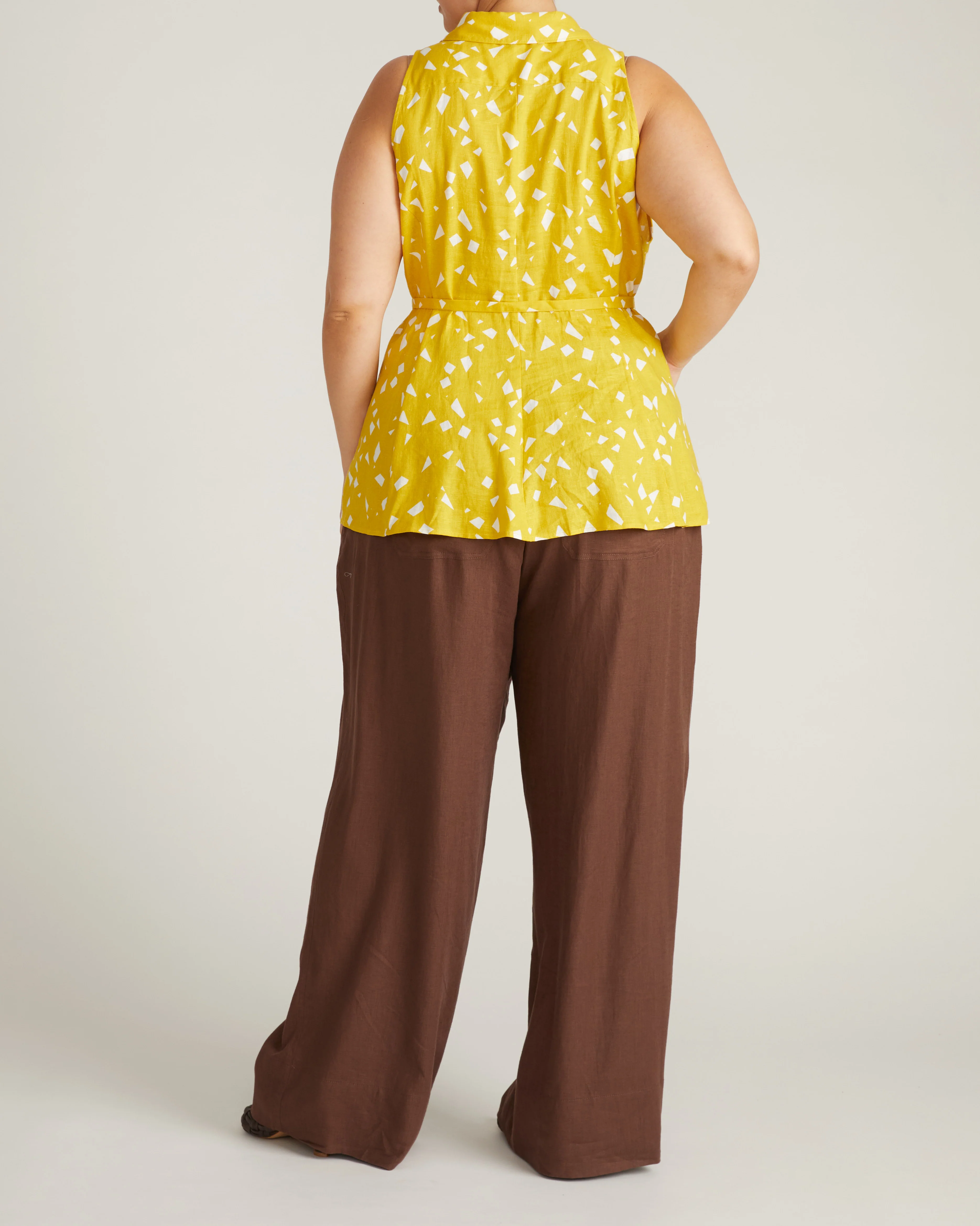 Adelaide Sleeveless Linen Blend Shirt - Yellow Confetti Print - Image 6