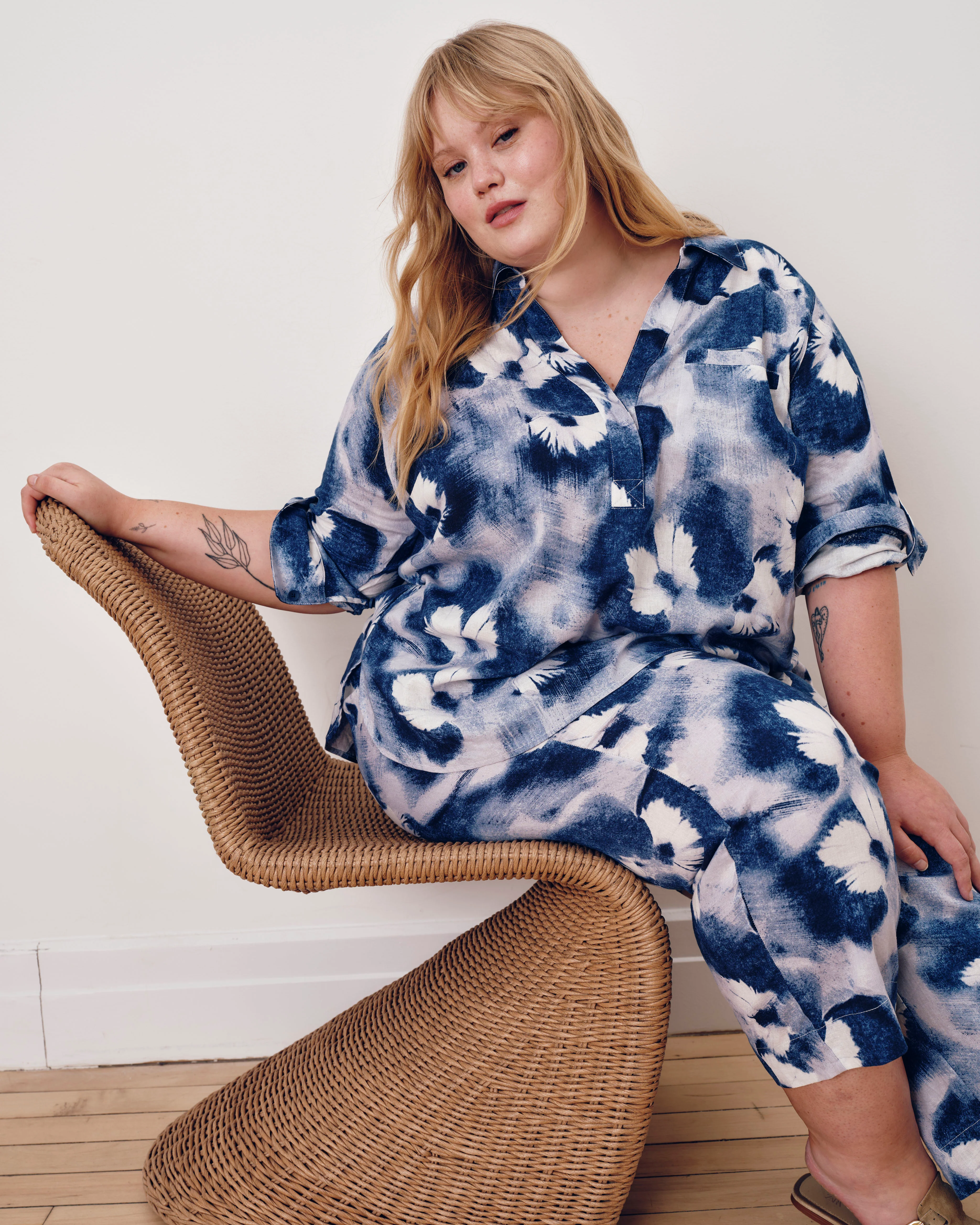 Button Back Linen Blend Polo Shirt - Blue Pressed Flower Print - Image 4