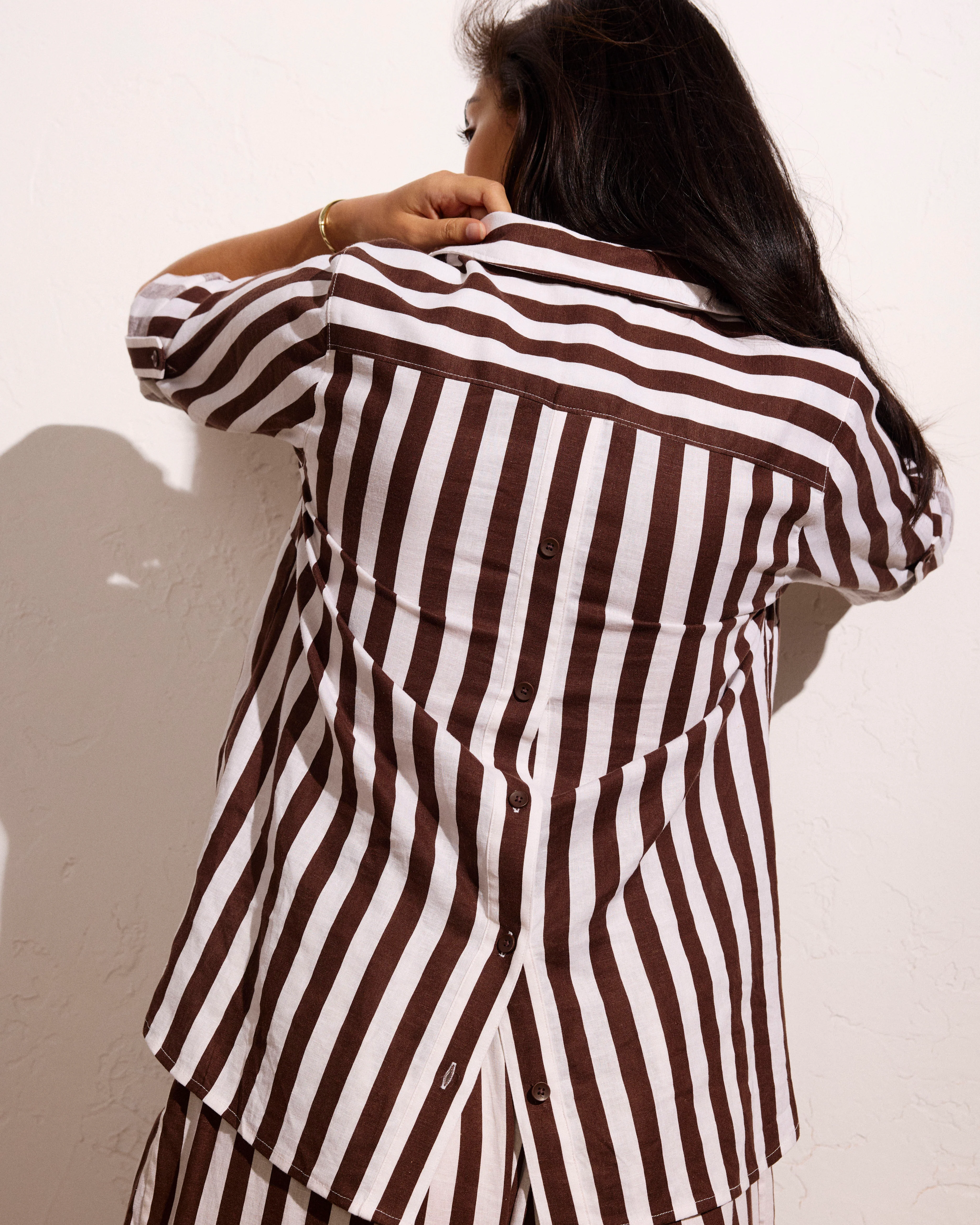 Button Back Linen Blend Polo Shirt - Peppercorn Stripe - Image 4