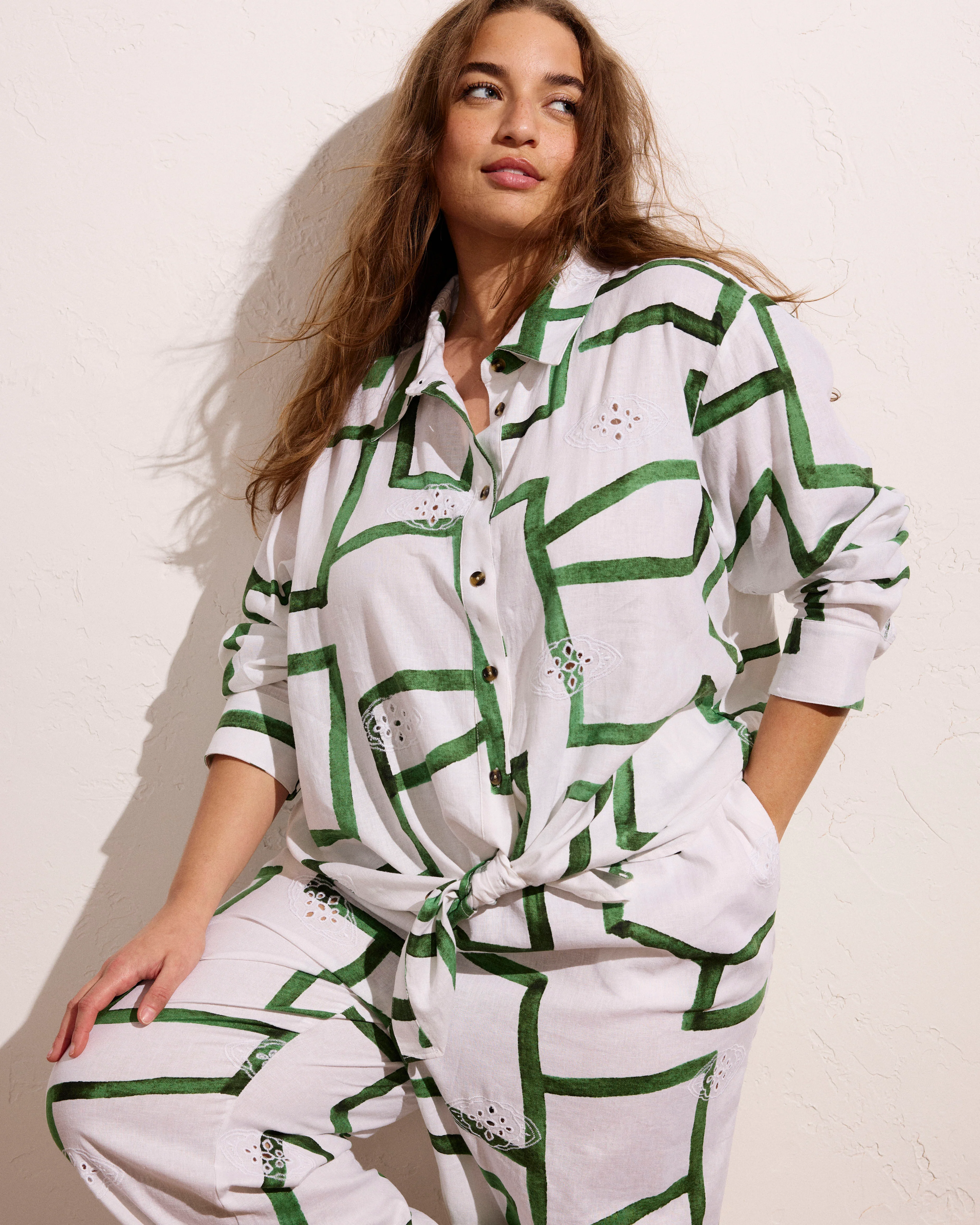 Dawn Linen Blend Hi Low Tunic - Green Paint Print - Image 4