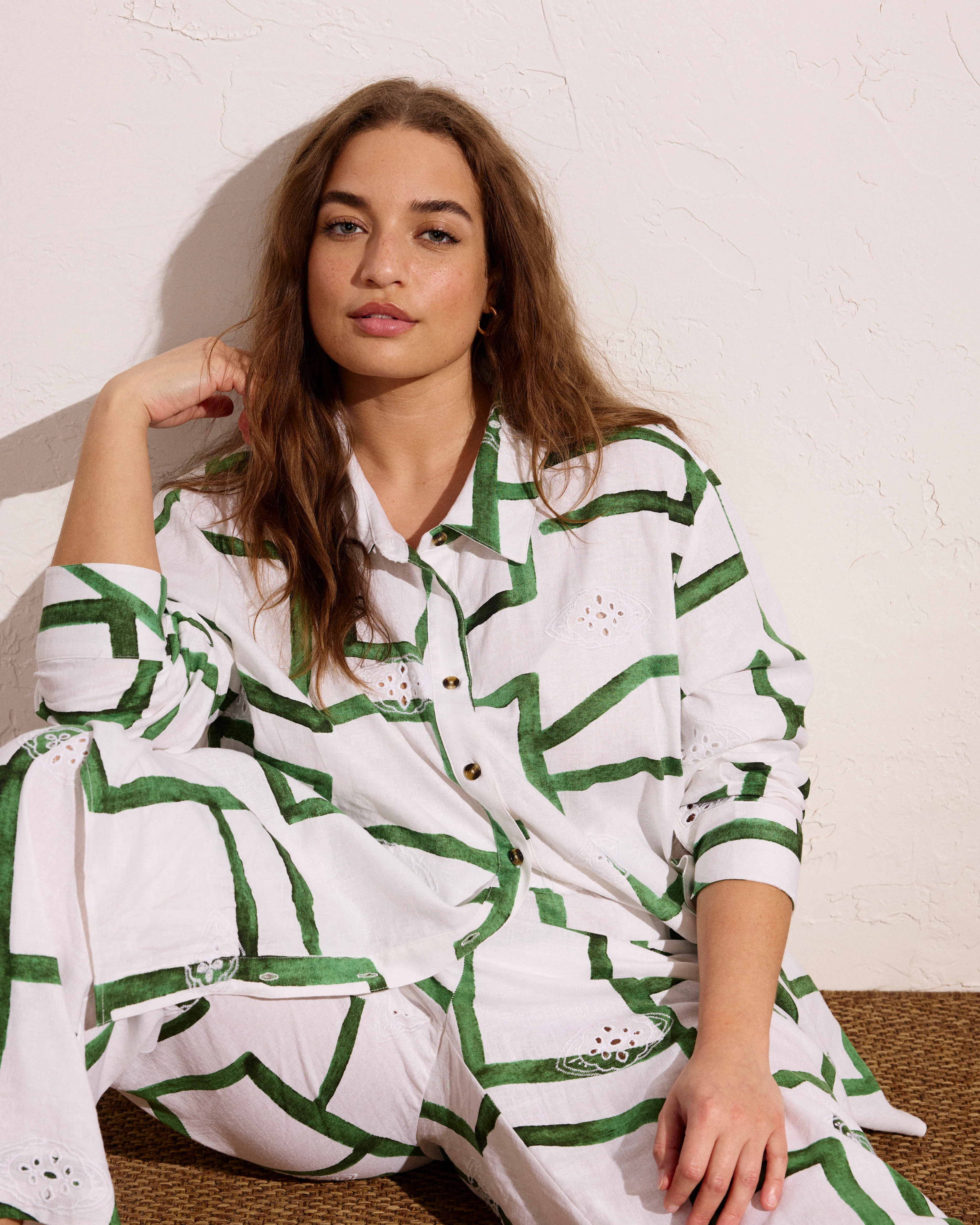 Dawn Linen Blend Hi Low Tunic - Green Paint Print - Image 5