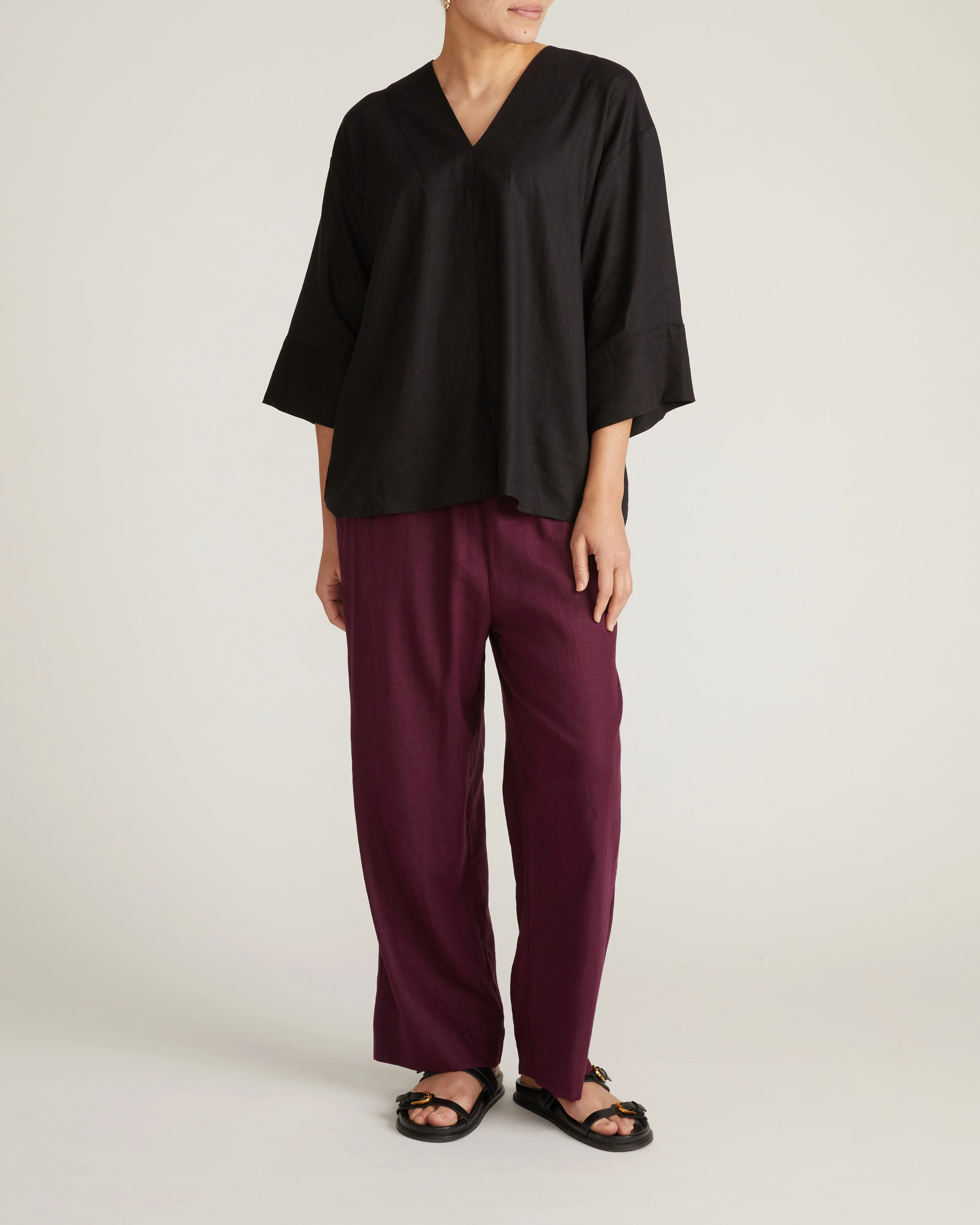 Elio V-Neck Linen Blend Top - Black - Image 5