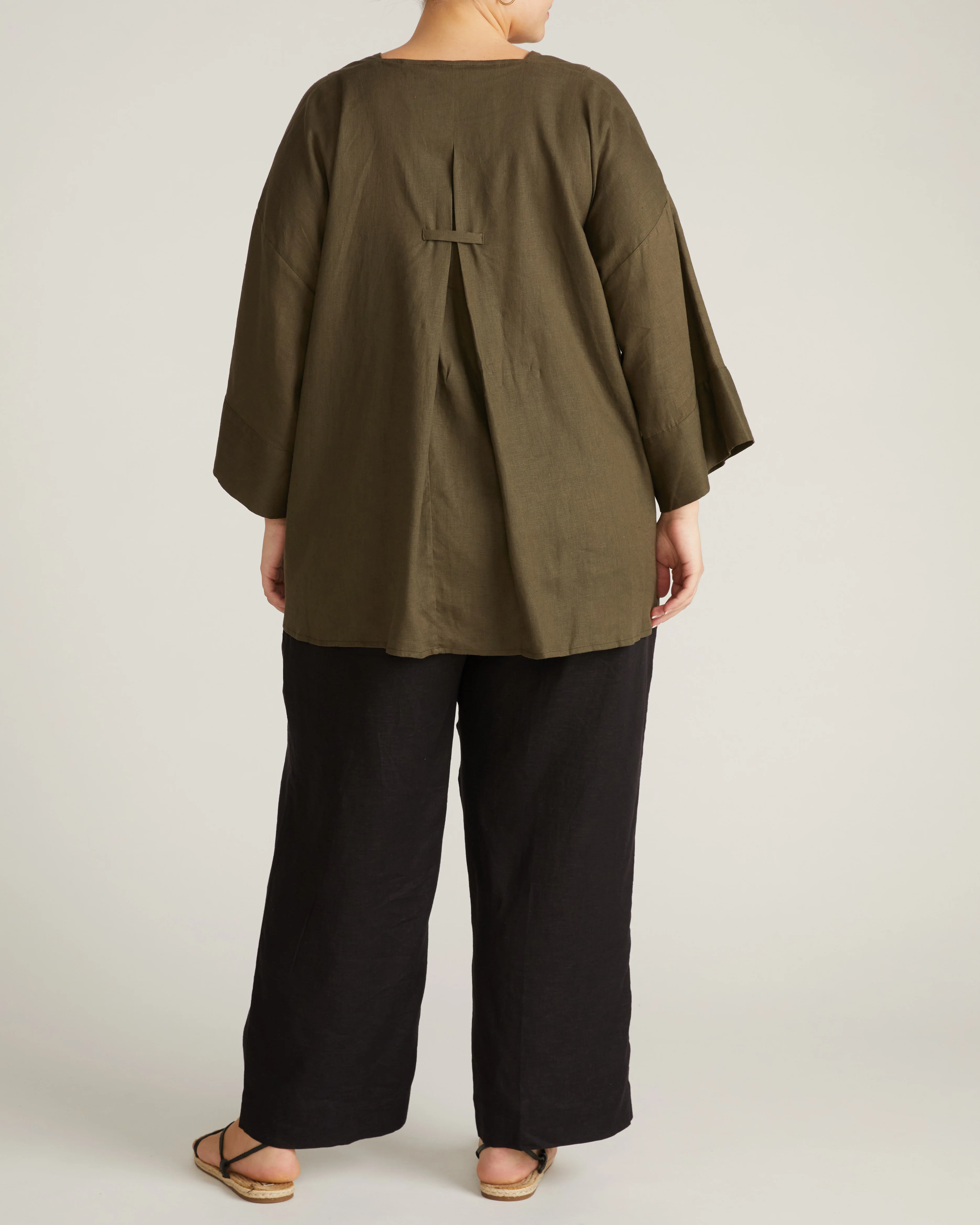 Elio V-Neck Linen Blend Top - Camo - Image 7