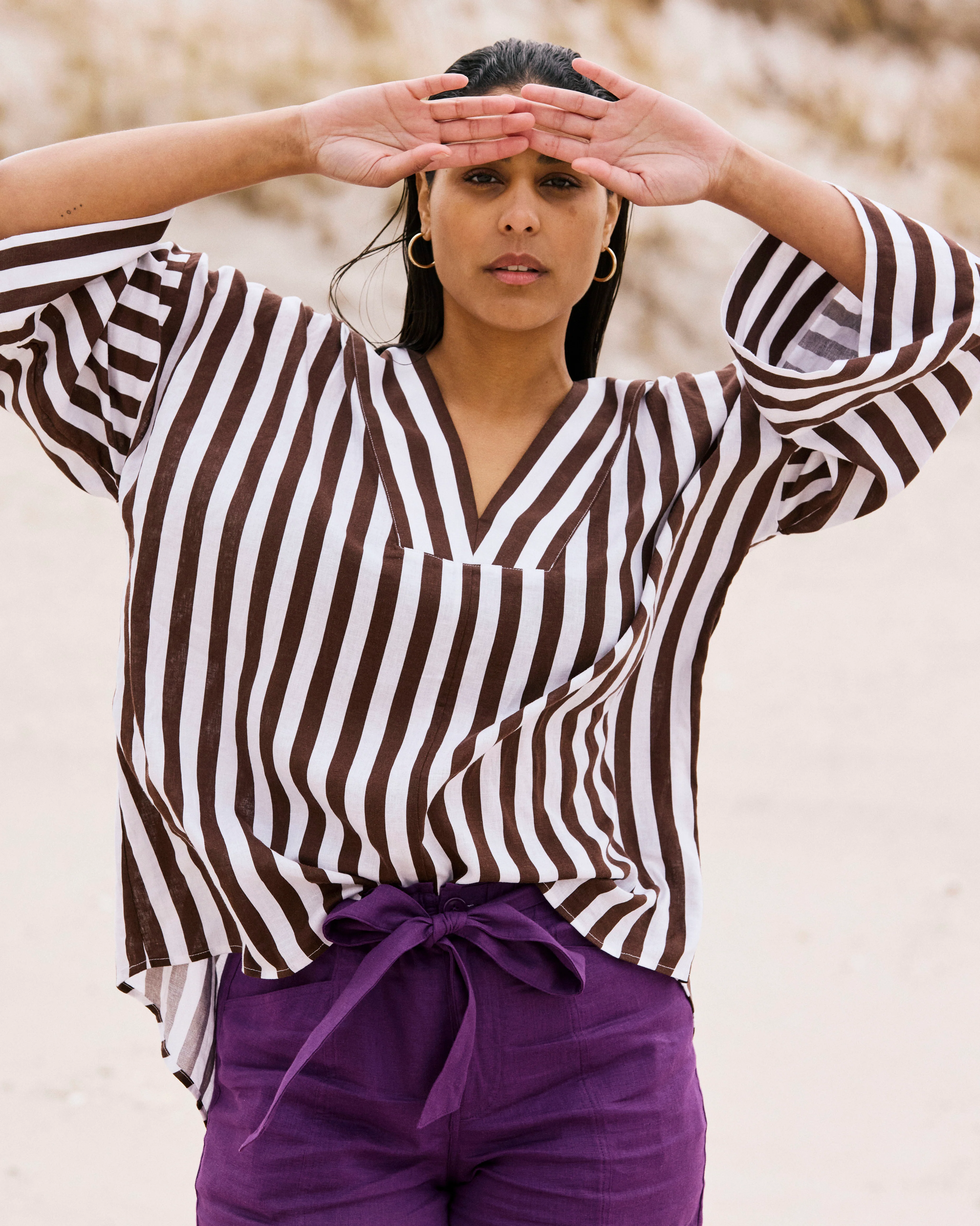 Elio V-Neck Linen Blend Top - Peppercorn Stripe - Image 3