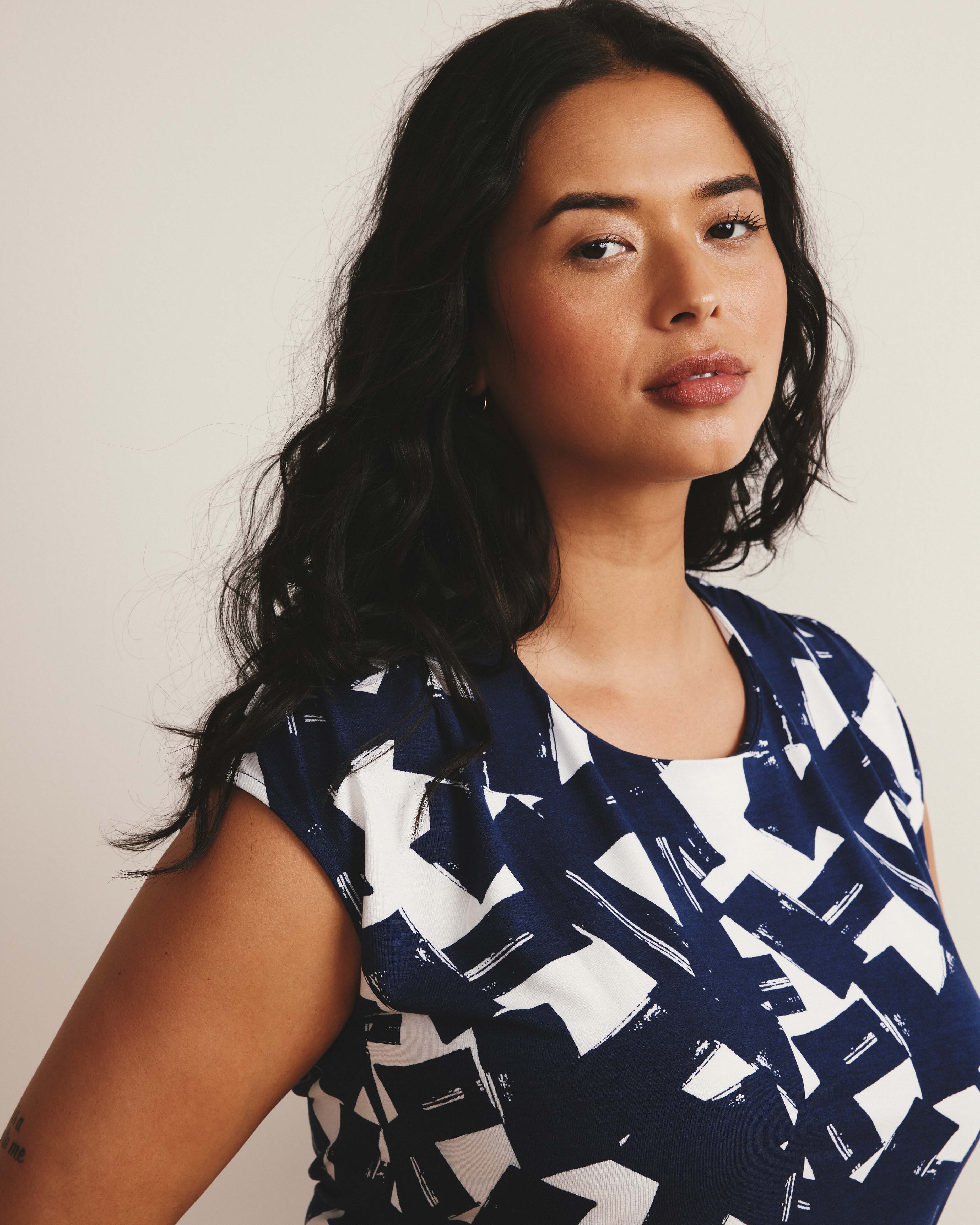 Havana Divine Jersey Dress - Navy Santiago Print - Image 3
