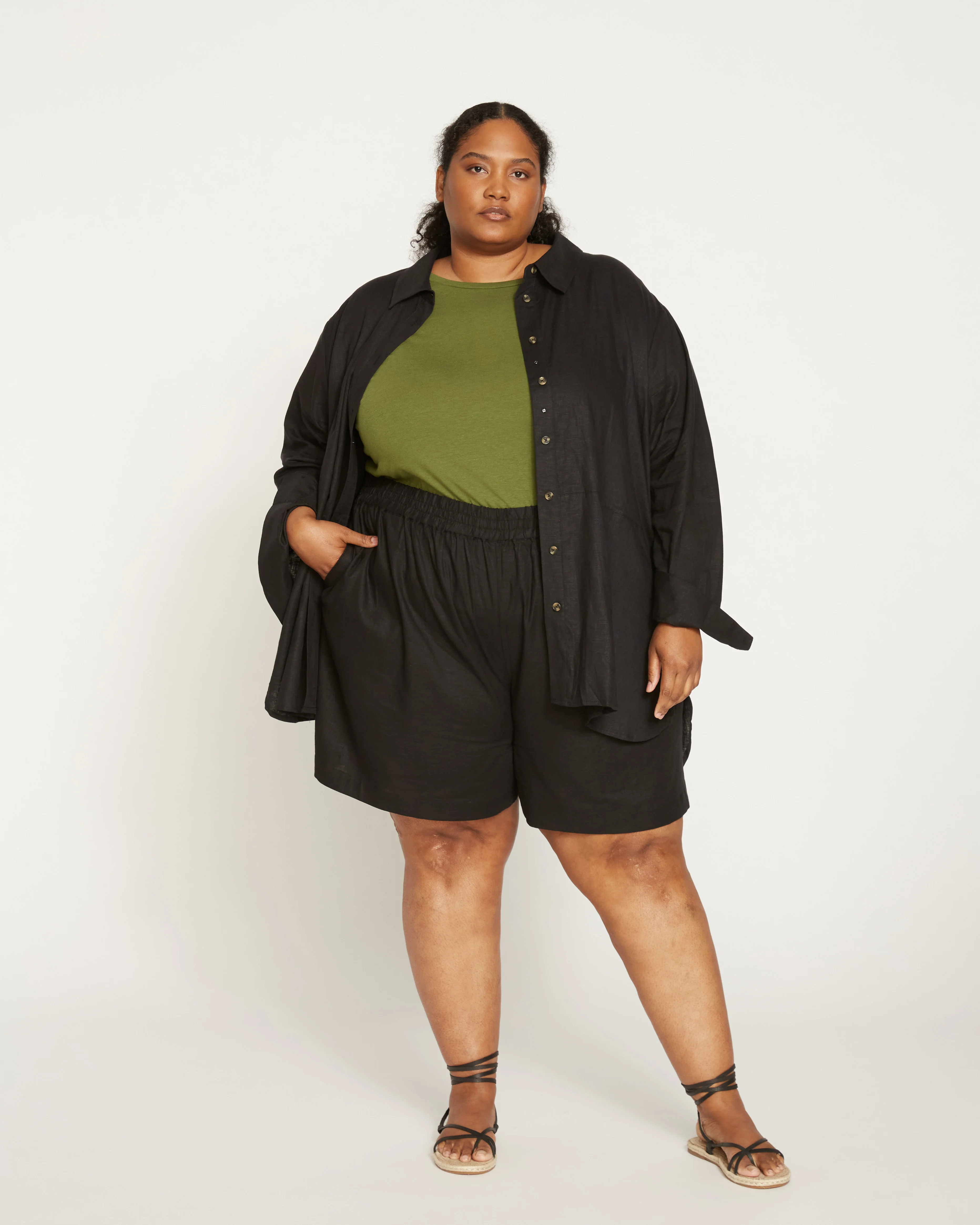 Juniper Linen Blend Easy Pull-On Shorts - Black - Image 11