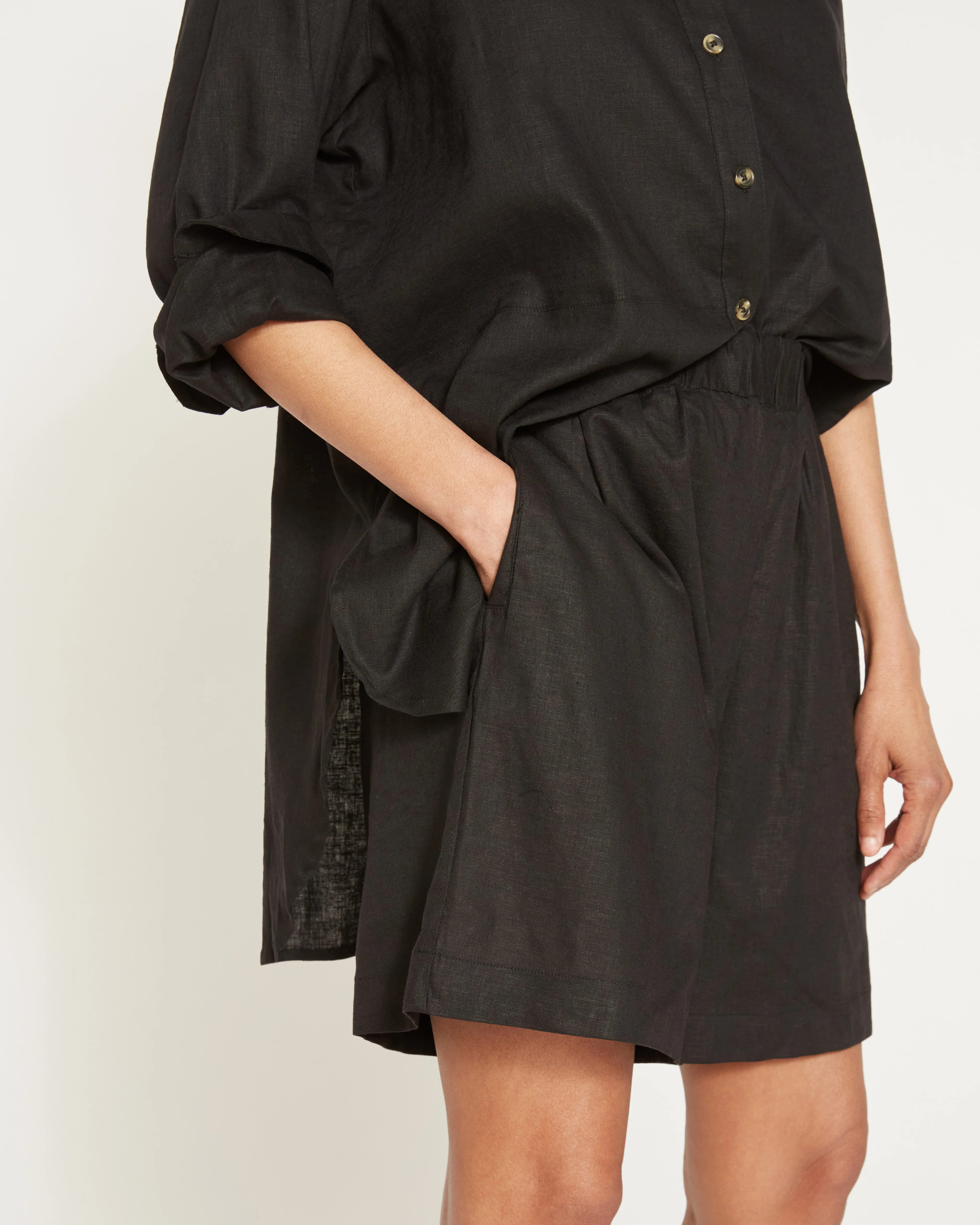 Juniper Linen Blend Easy Pull-On Shorts - Black - Image 6