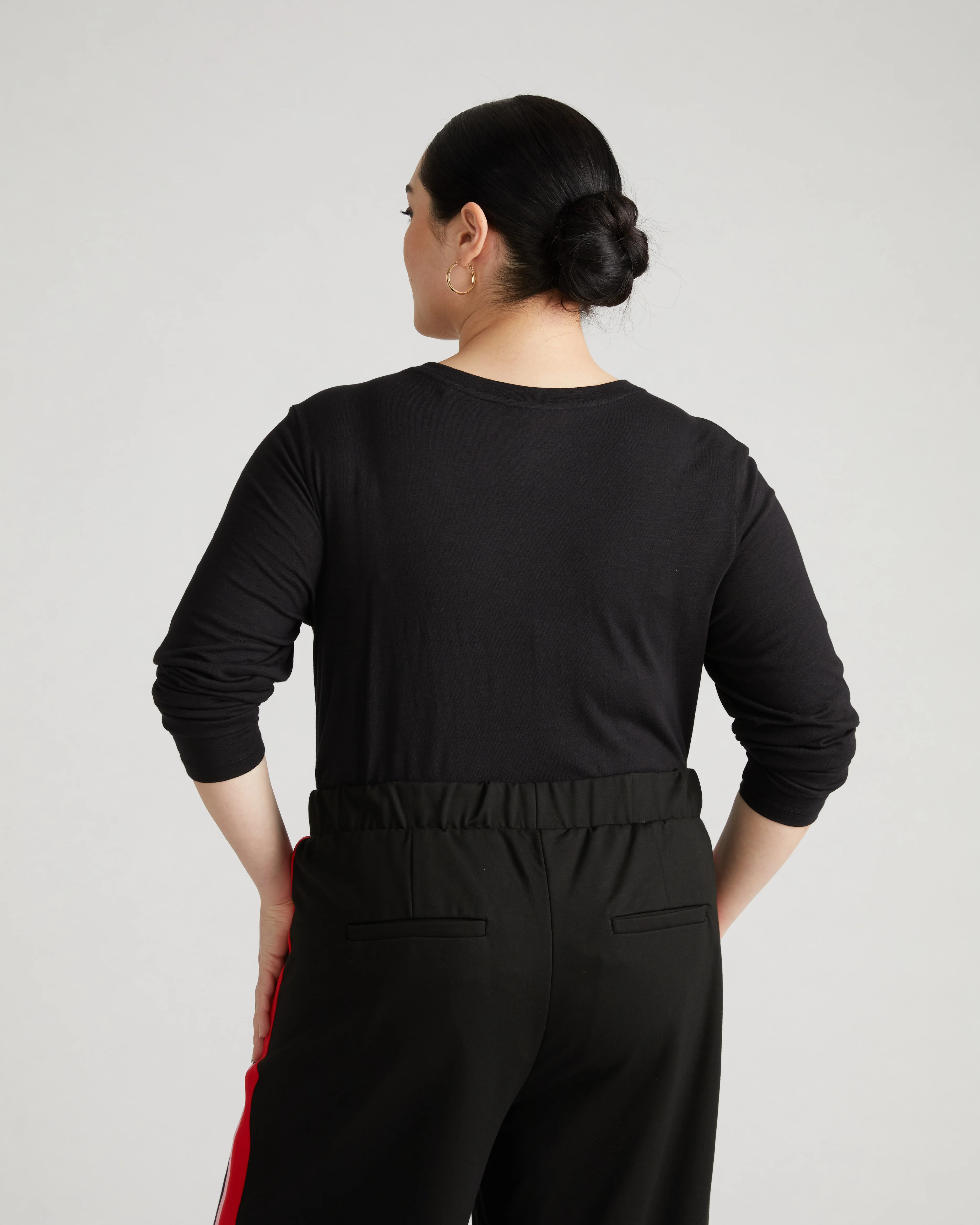 Light-As-Air Long Sleeve V Neck Tee - Black - Image 3
