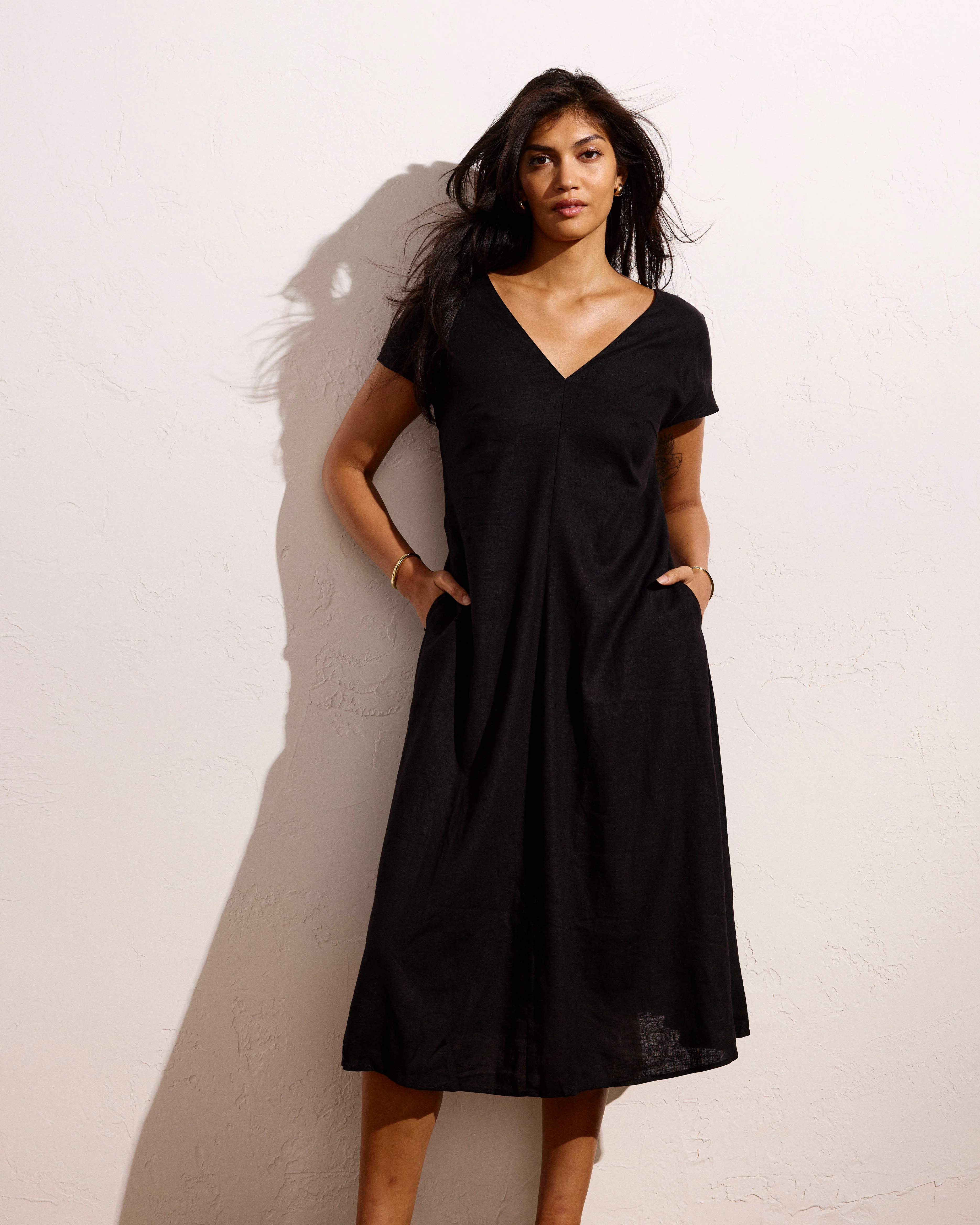 Louvre Bow Back Linen Blend Dress - Black - Image 4