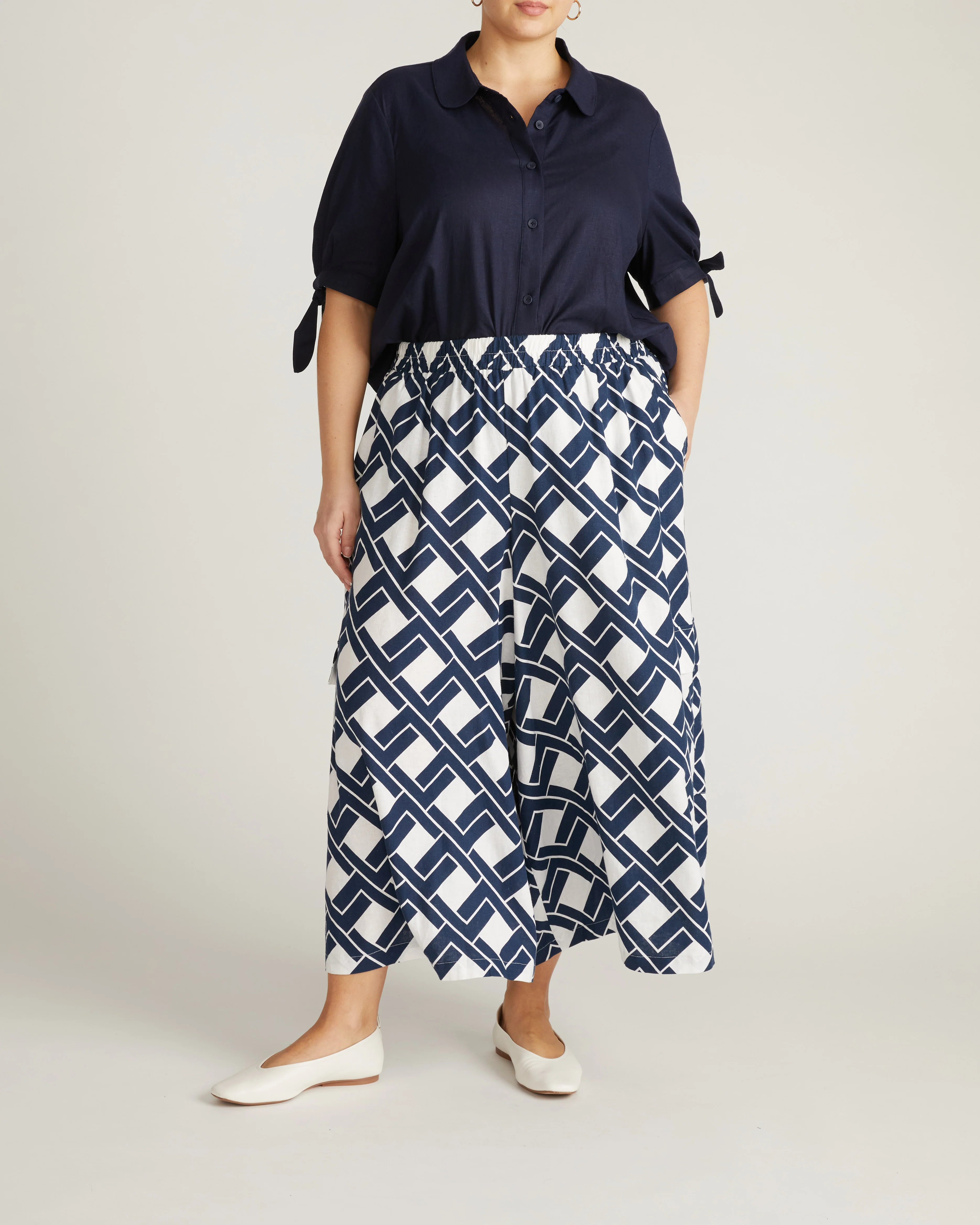 Luisa Short Sleeve Linen Blend Shirt - Navy - Image 4