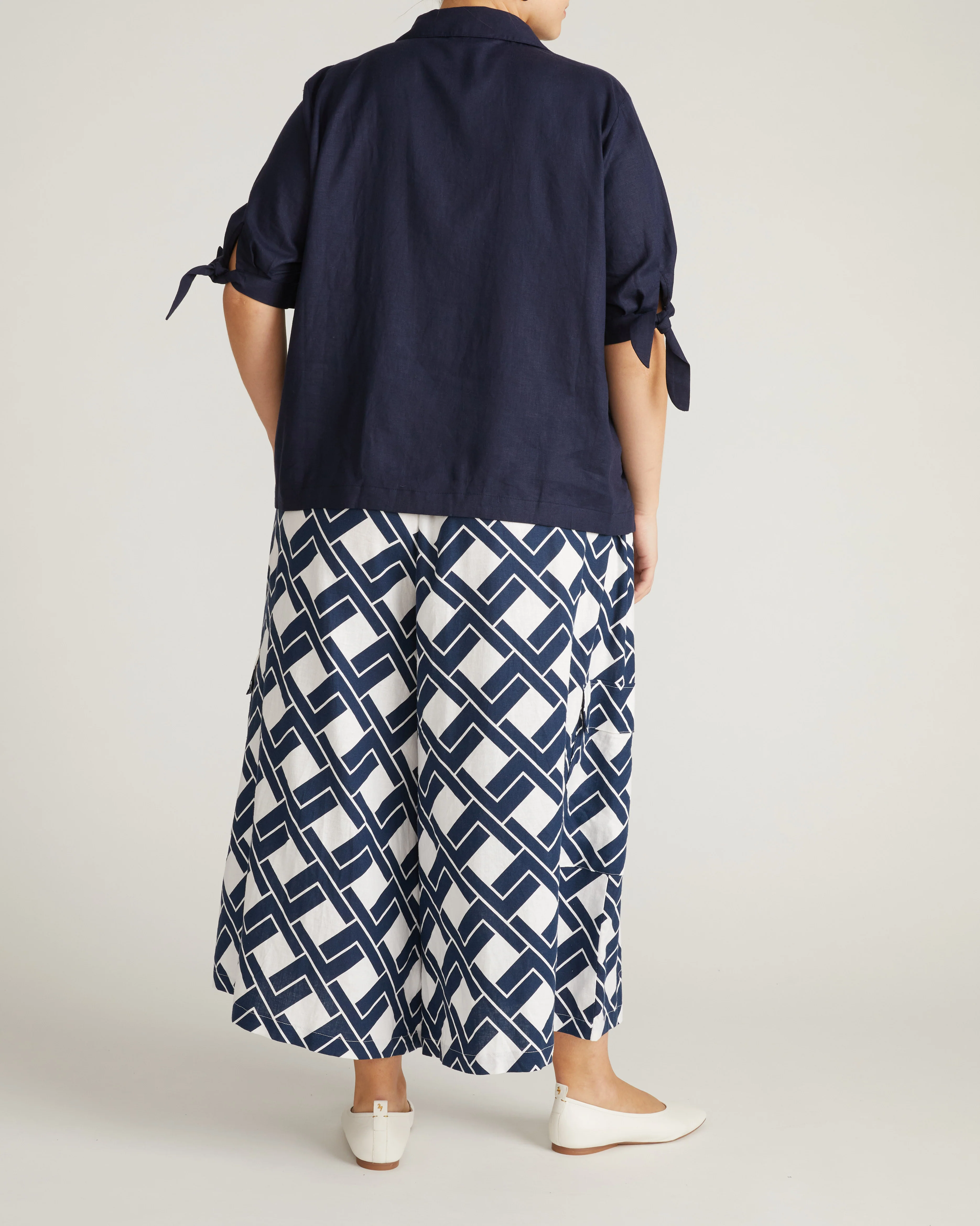 Luisa Short Sleeve Linen Blend Shirt - Navy - Image 6