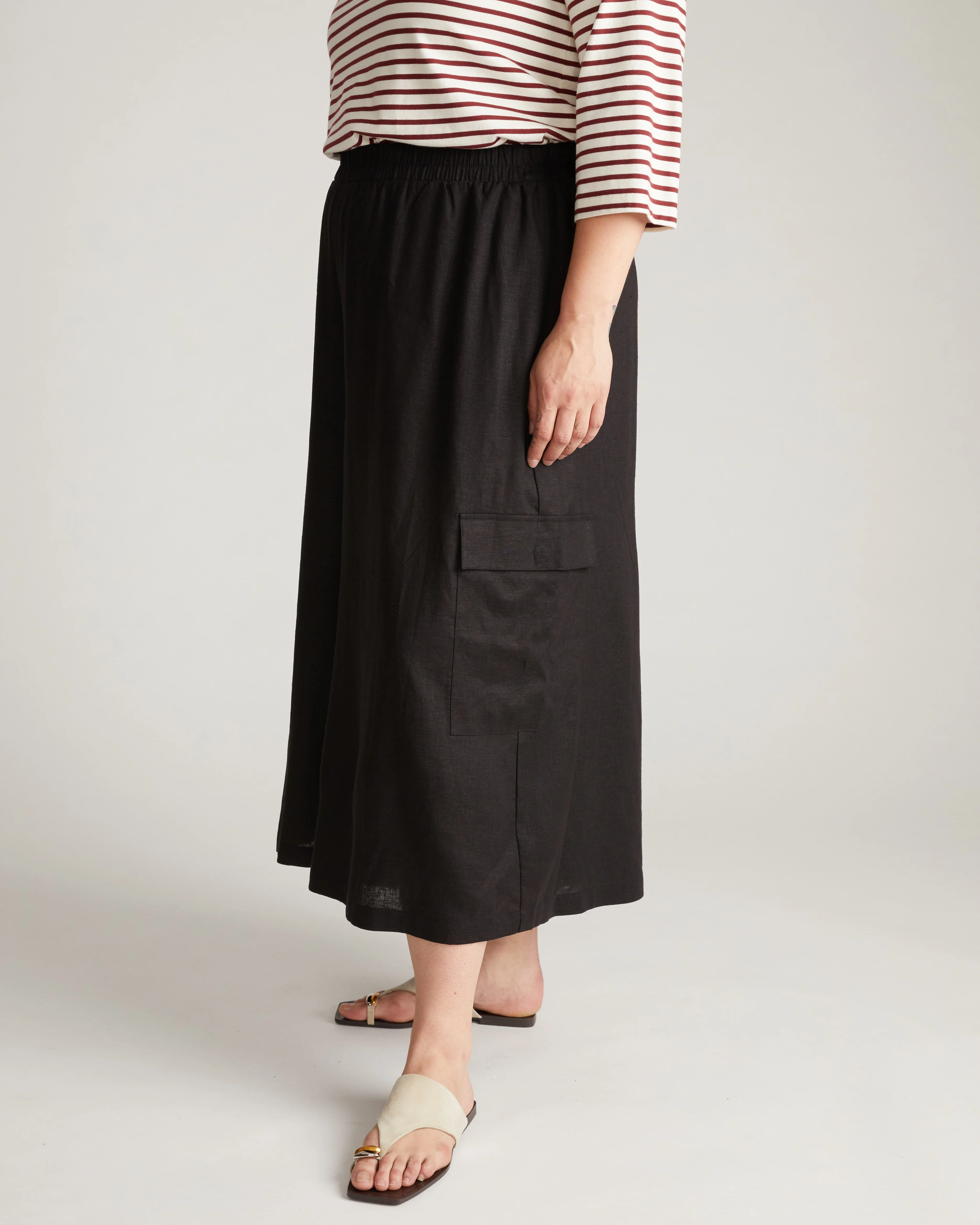 Palazzo Cargo Linen Blend Pant - Black - Image 5