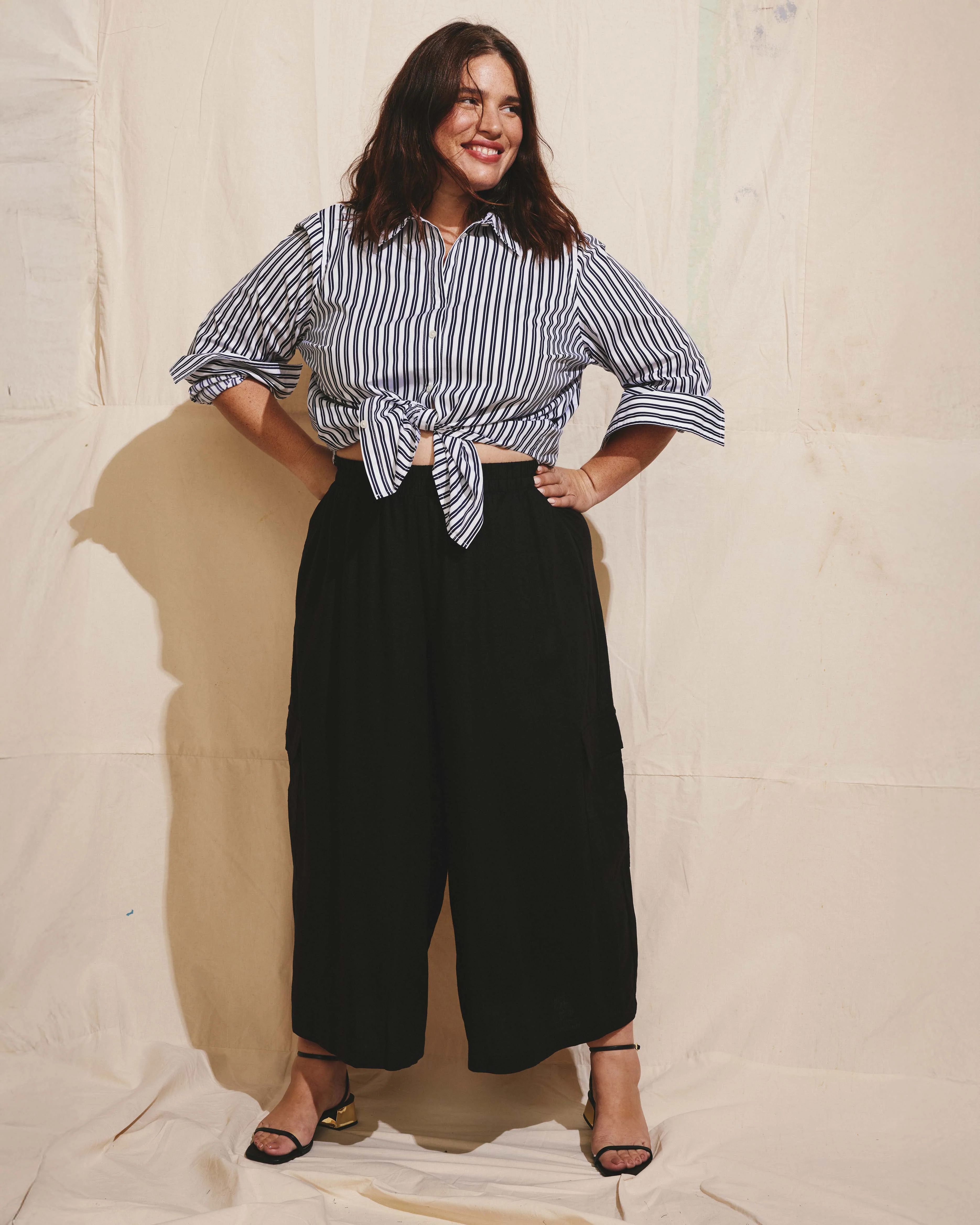 Palazzo Cargo Linen Blend Pant - Black - Image 7