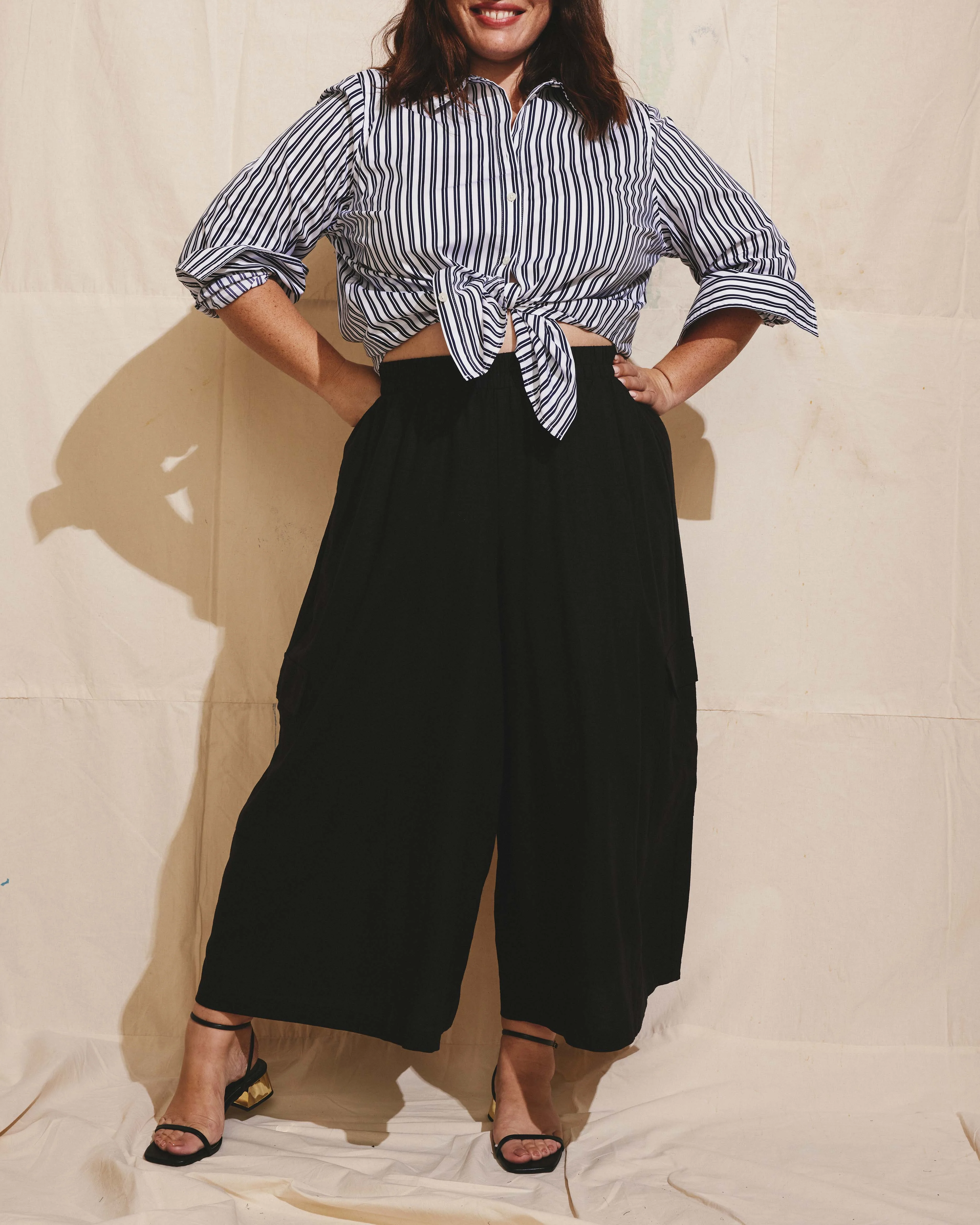 Palazzo Cargo Linen Blend Pant - Black - Image 8