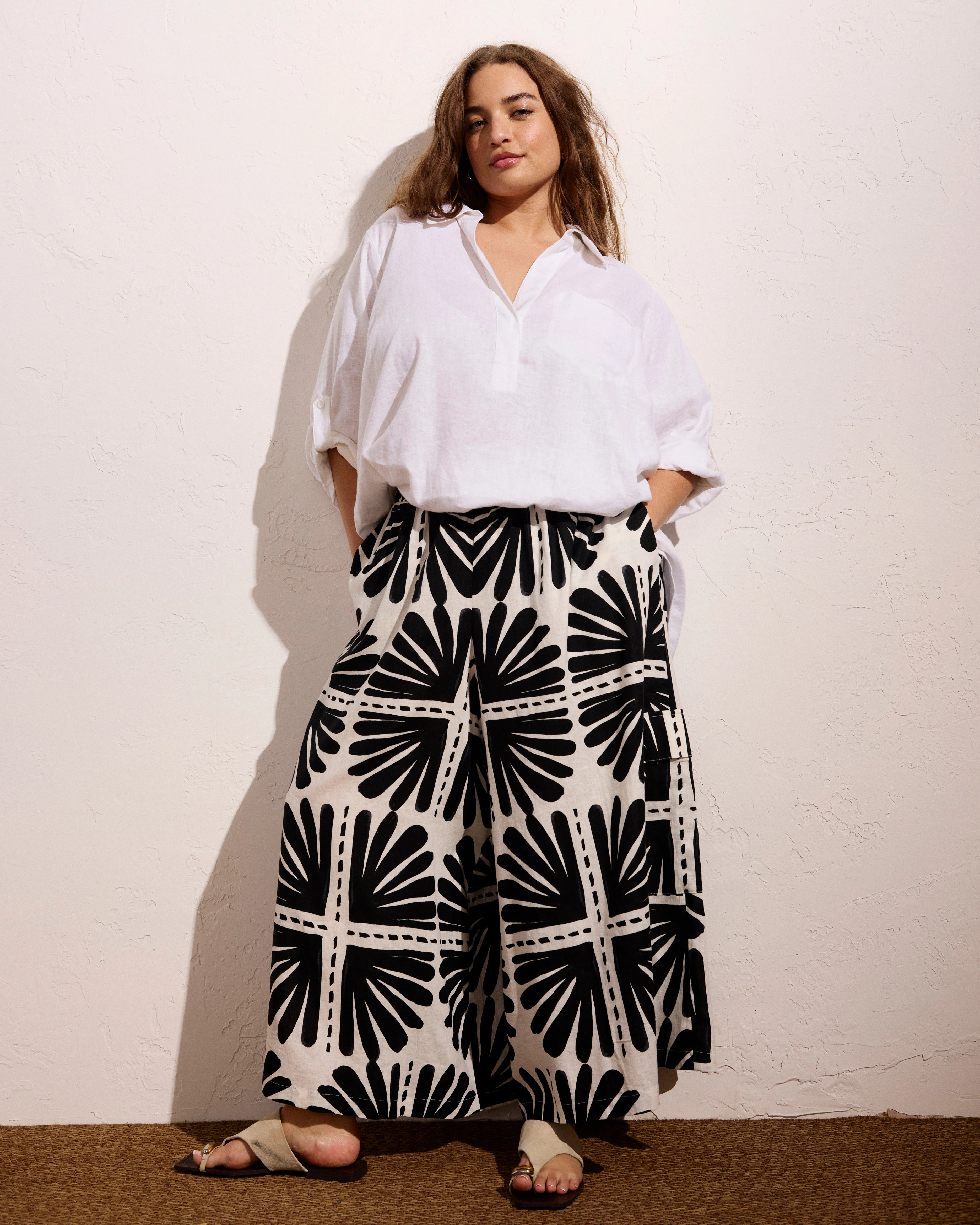 Palazzo Cargo Linen Blend Pant - Ink Bloom Print - Image 3