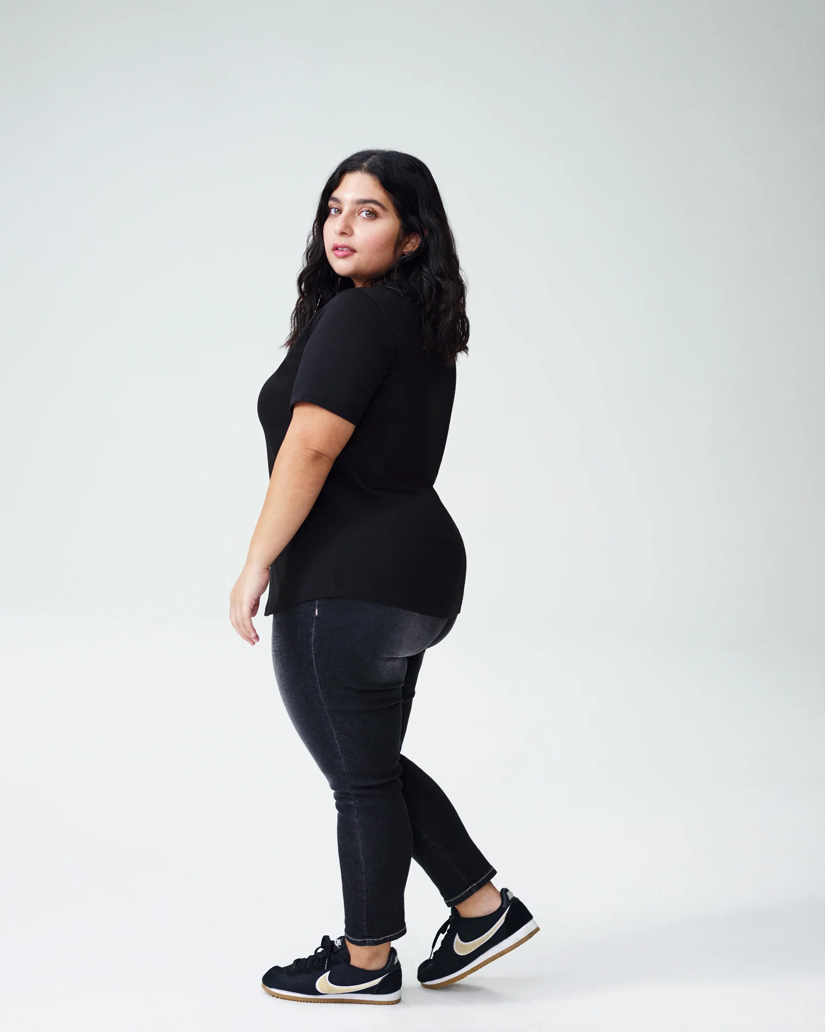 Petite V Rex - Black - Image 4
