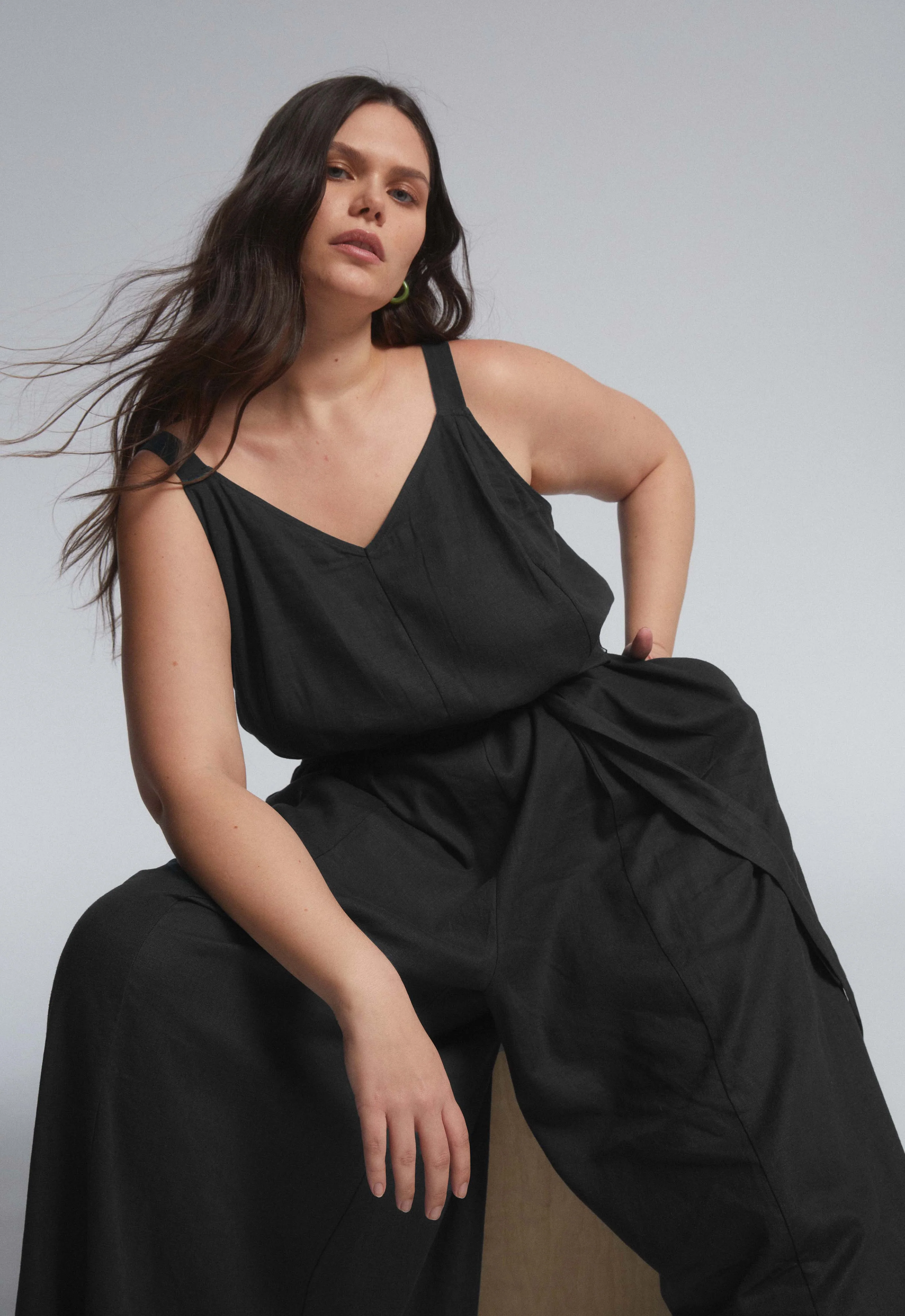 Promenade Linen Blend Jumpsuit - Black - Image 3