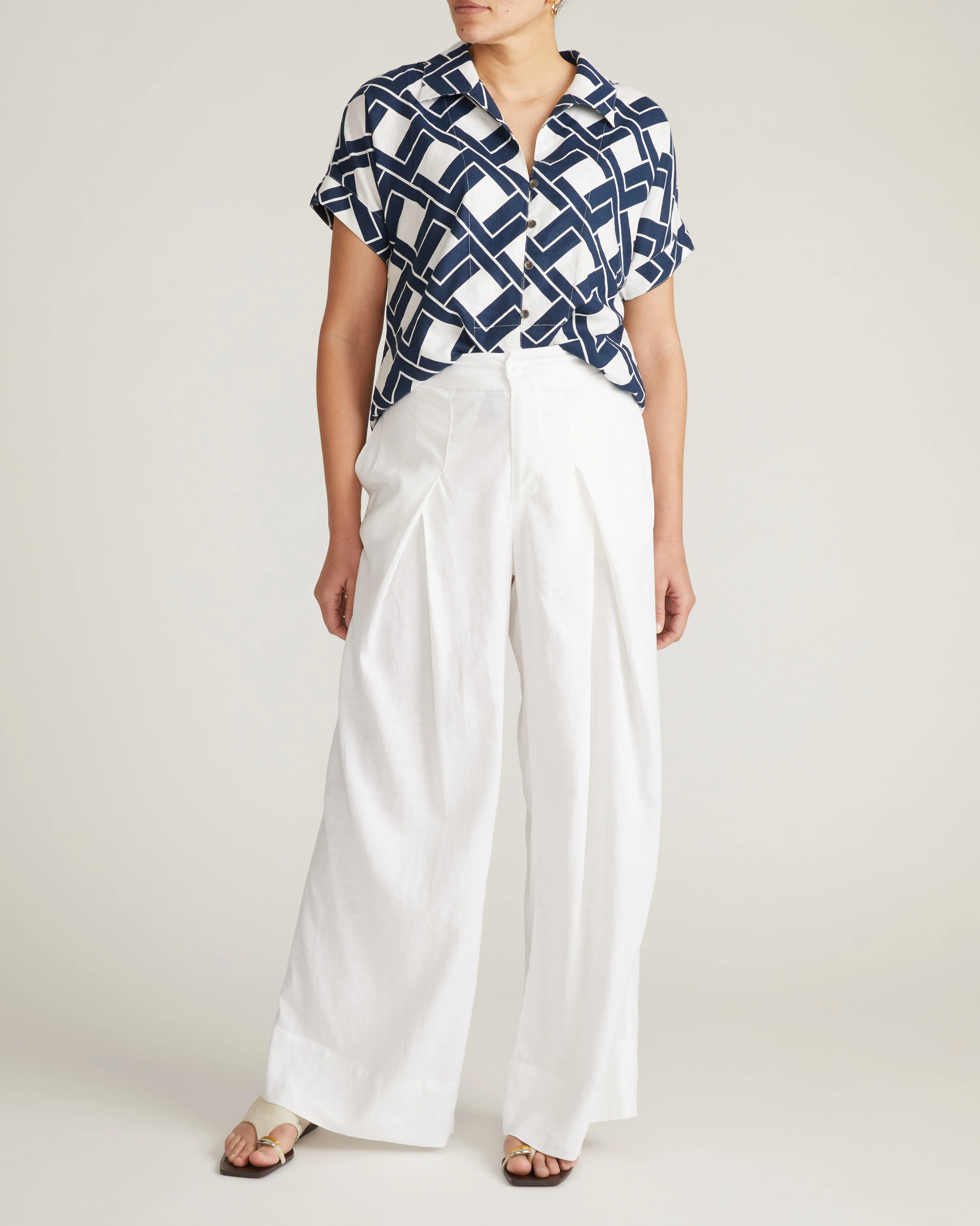 Sandy Short Sleeve Stretch Linen Blend Shirt - Geometrica Print - Image 3