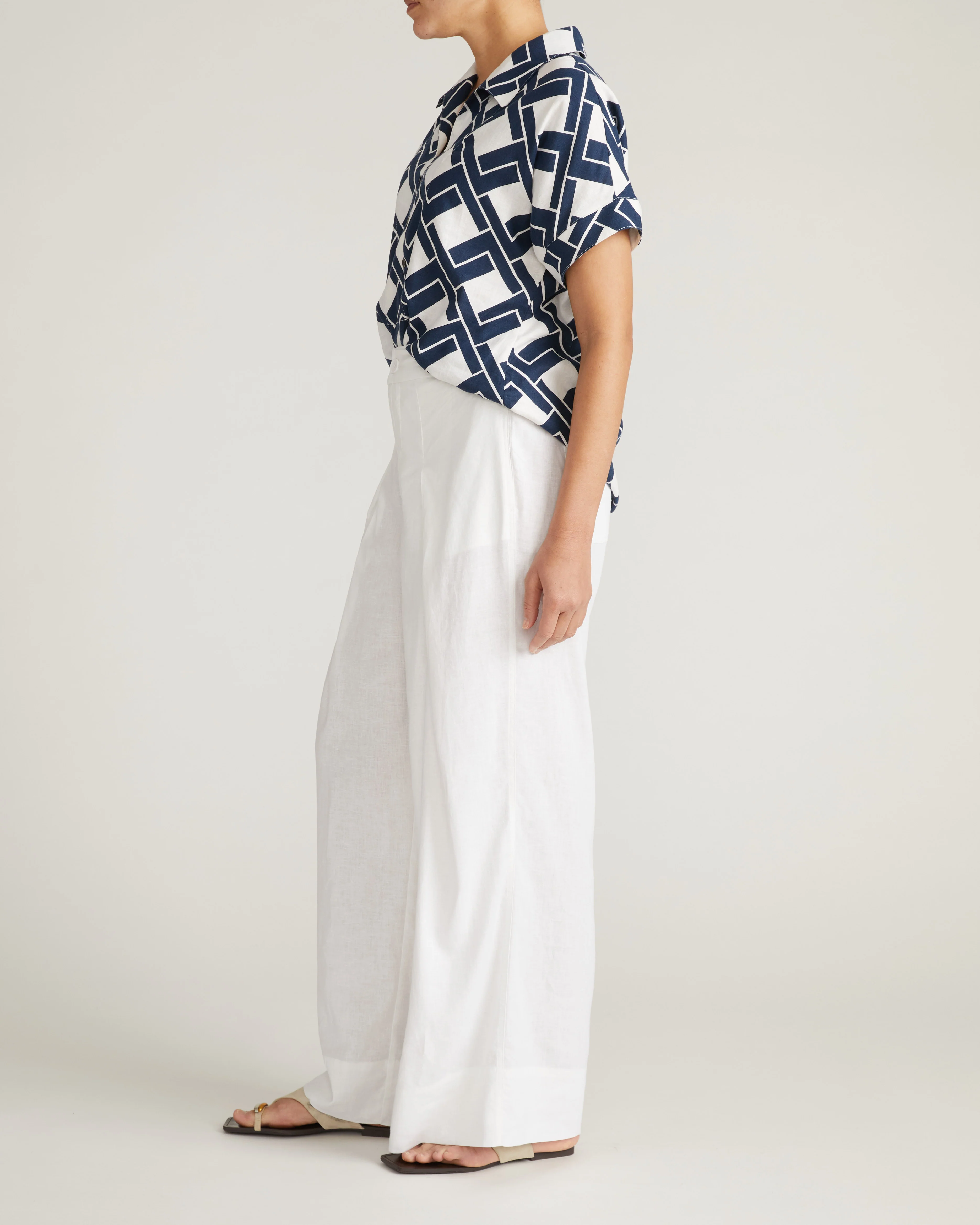 Sandy Short Sleeve Stretch Linen Blend Shirt - Geometrica Print - Image 4