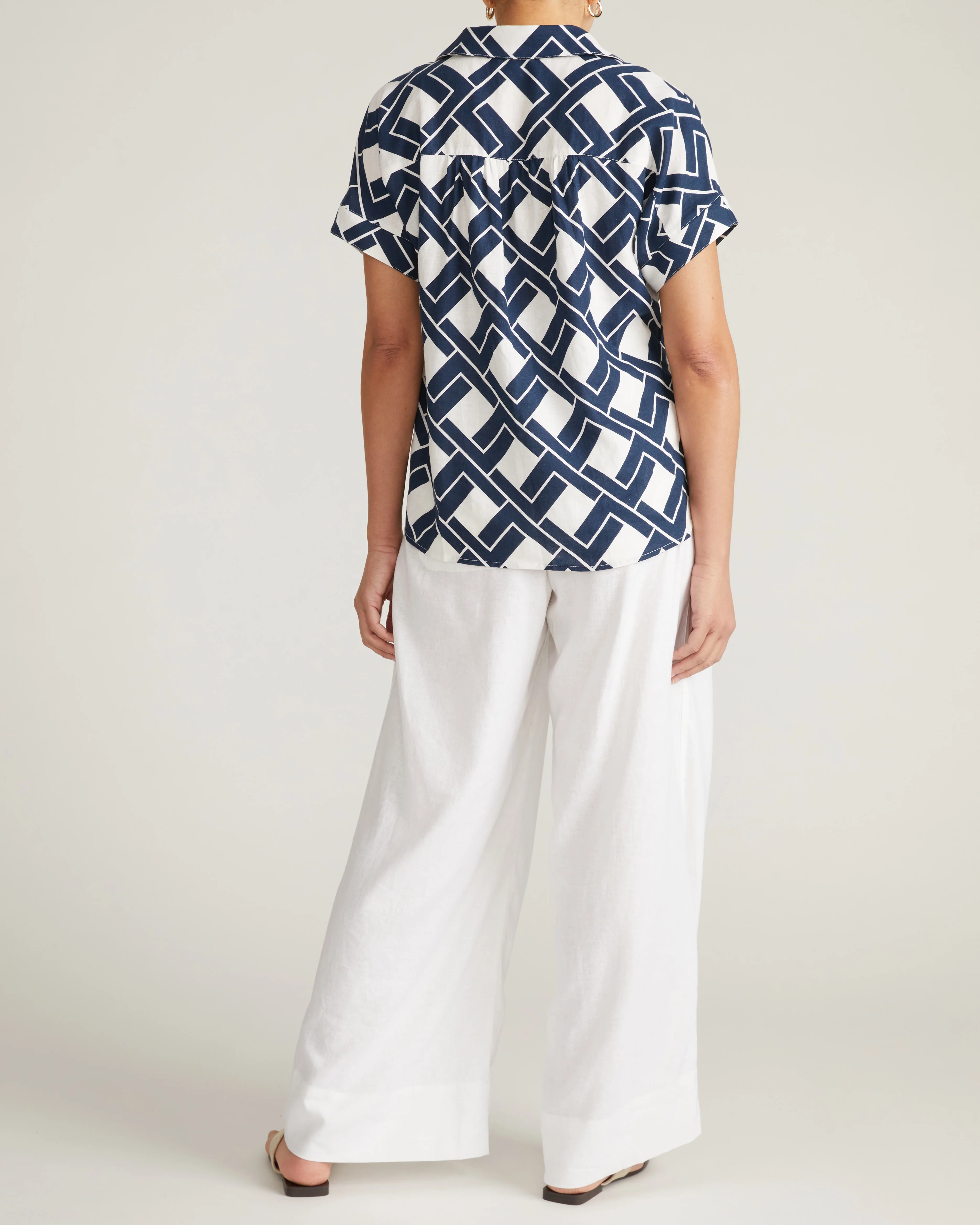 Sandy Short Sleeve Stretch Linen Blend Shirt - Geometrica Print - Image 5