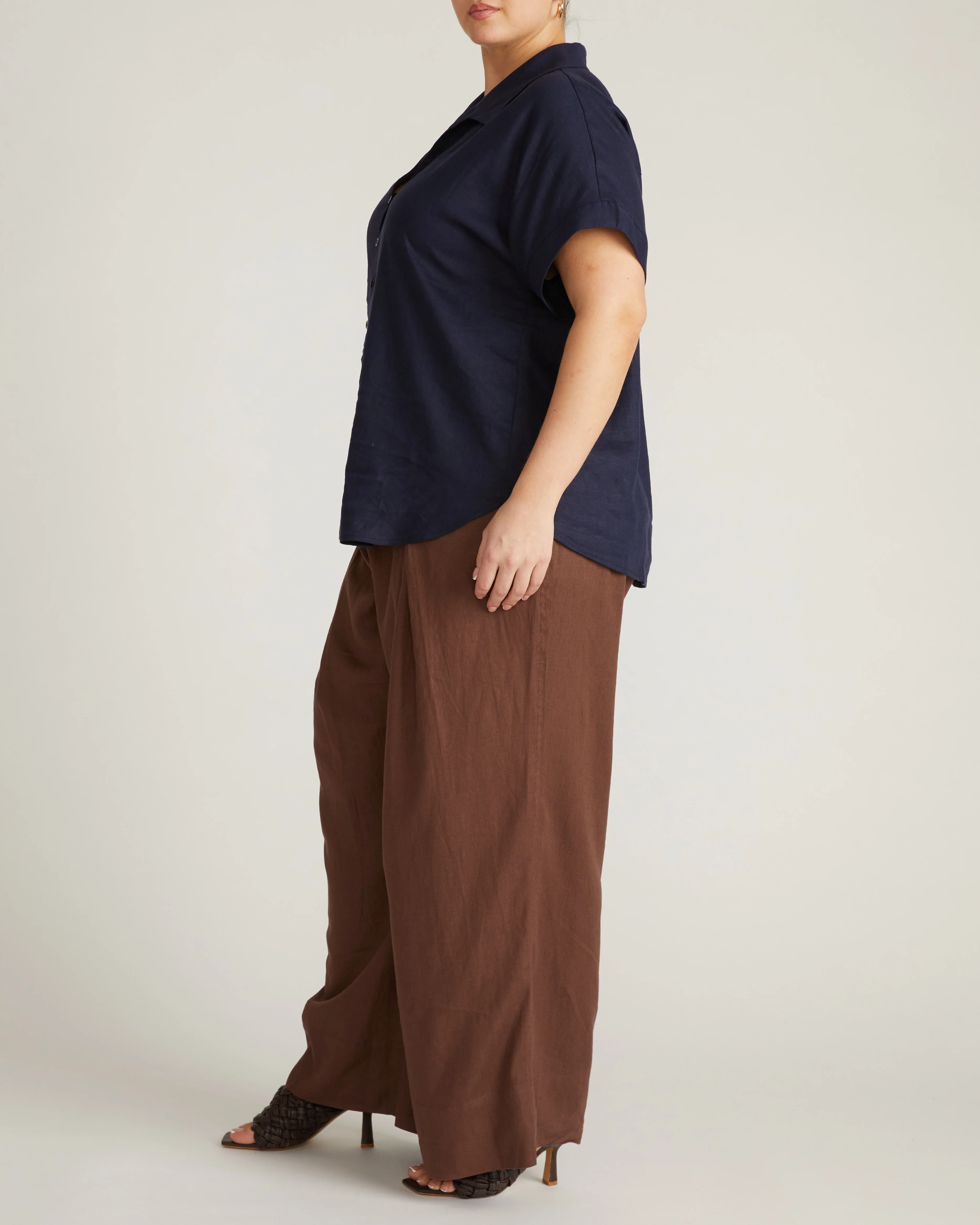 Sandy Short Sleeve Stretch Linen Blend Shirt - Navy - Image 3