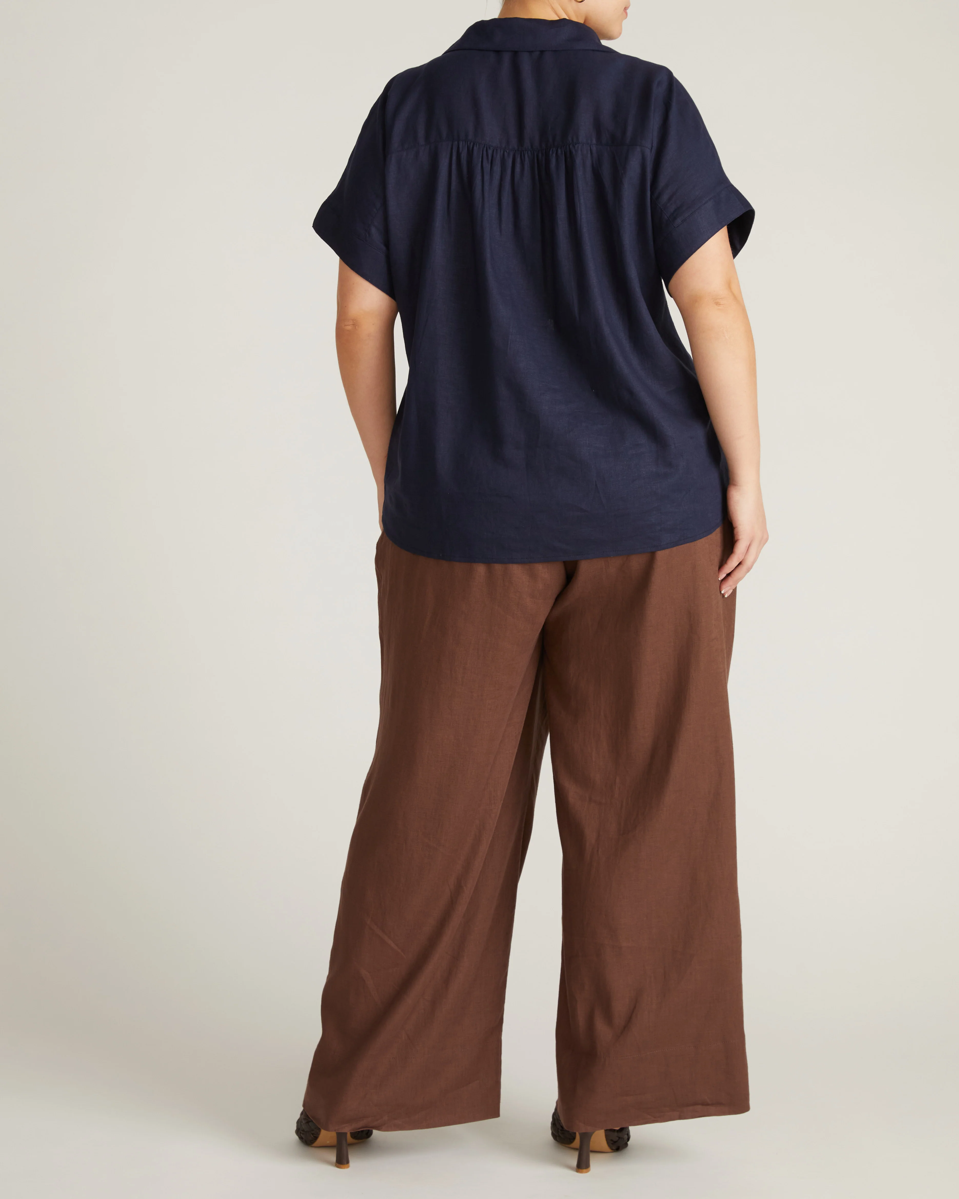 Sandy Short Sleeve Stretch Linen Blend Shirt - Navy - Image 4