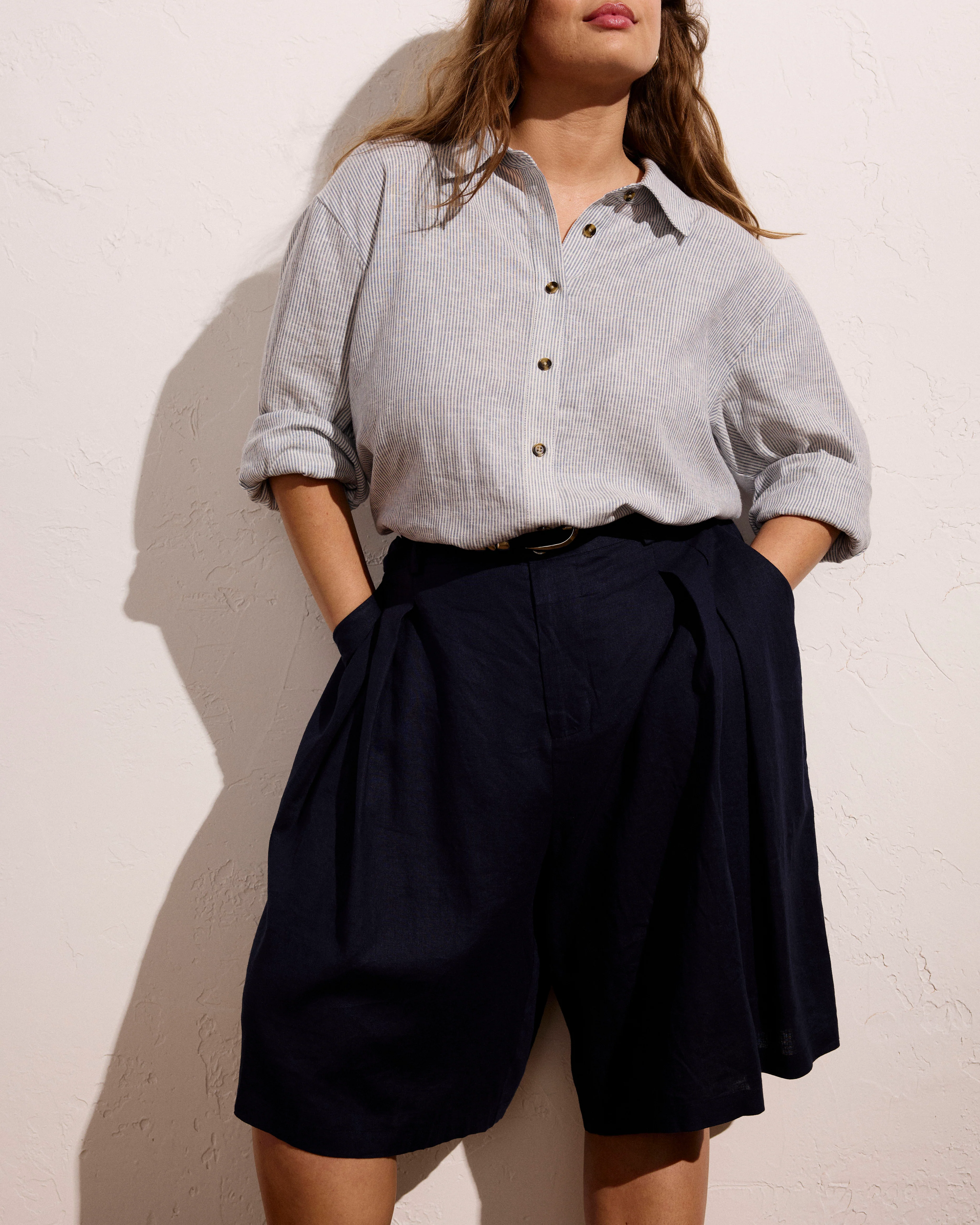 Seaport Tailored Linen Blend Short - Navy - Image 3