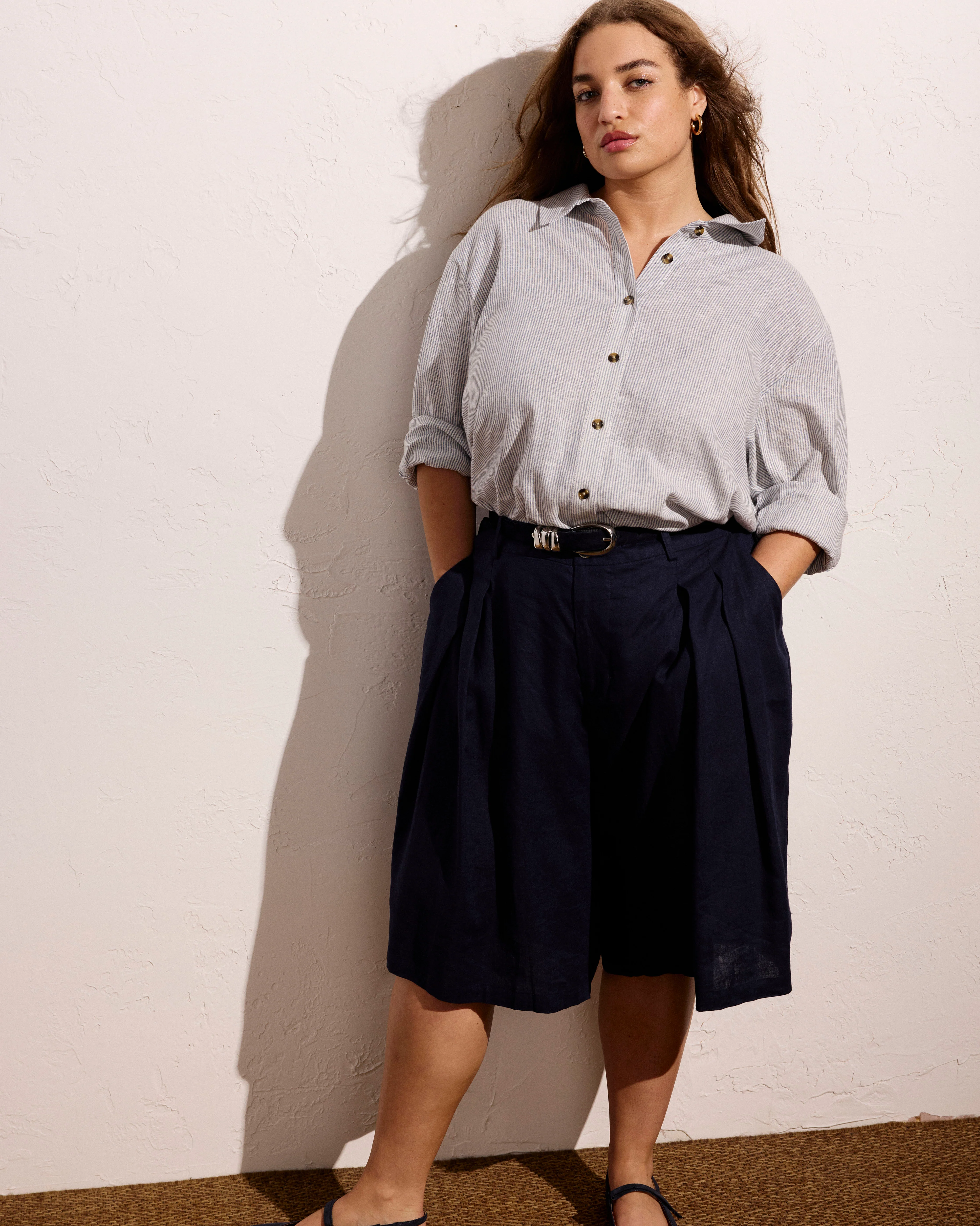 Seaport Tailored Linen Blend Short - Navy - Image 4
